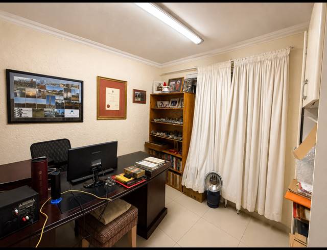2 BEDROOM APARTMENT FOR SALE IN NORTHCLIFF